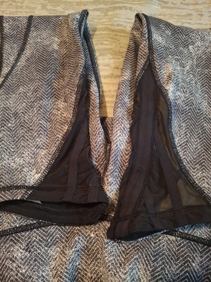 Leggings Lululemon tiro alto talla 2 28" Foto 3 de 4