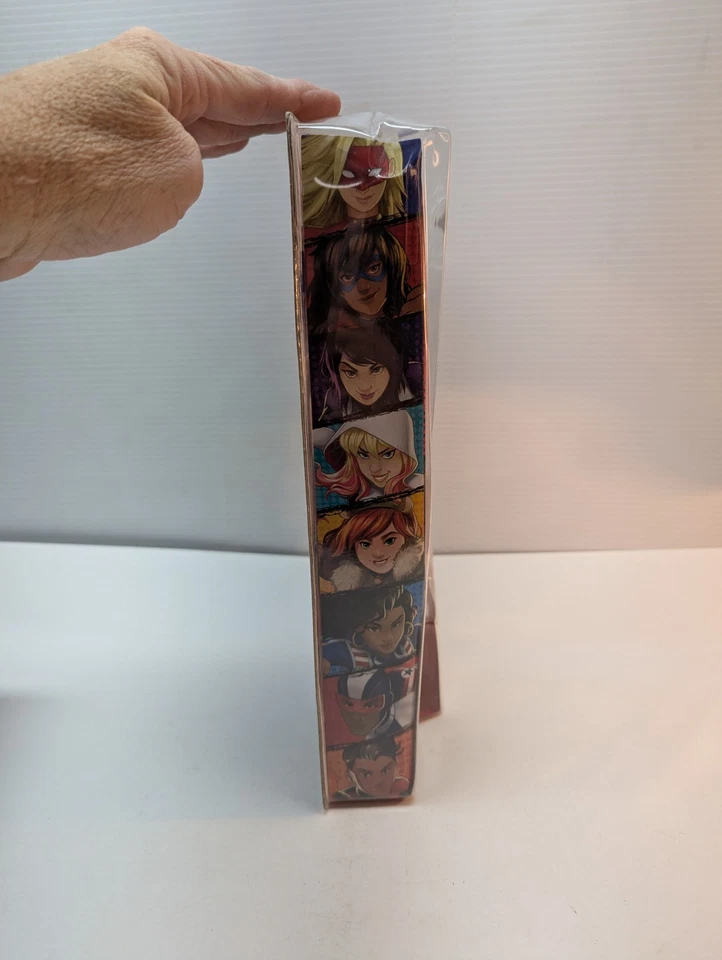 Ms. Marvel Hasbro's Rising Secret Warriors Superheroína Figura de Acción Muñeca Nuevo de Lote Antiguo Foto 2 de 4