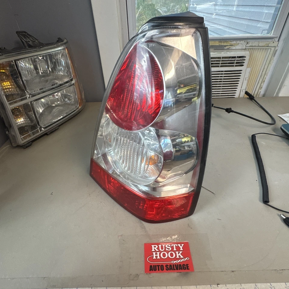 Luz trasera derecha Subaru Forester 2006 Koito 220-20891 Foto 2 de 4