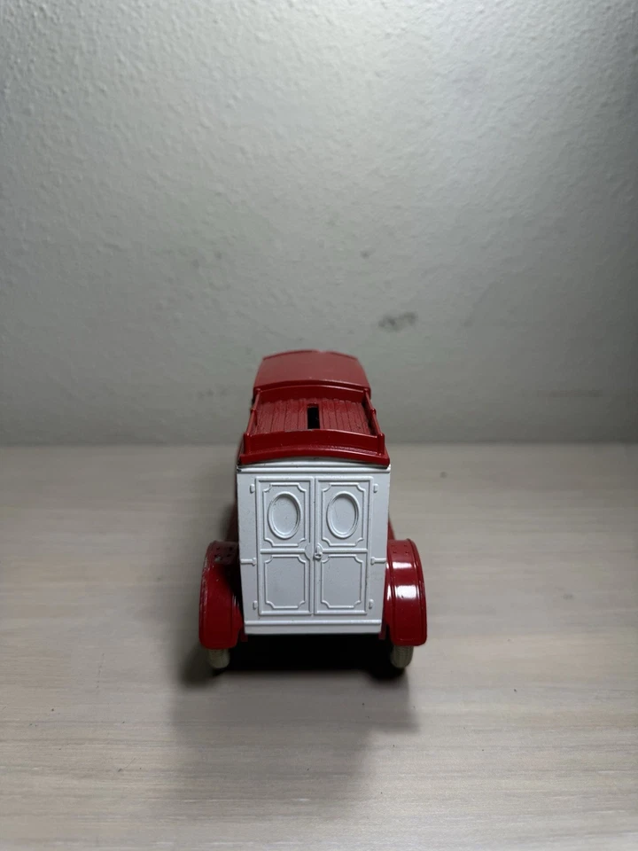 Ace Hardware ERTL Replica Ford Model "T" Van 1913 Diecast Vehicle Bank With Key - Image 3 of 4