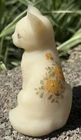 Vintage Fenton Art Glass Sitting Cat Figurine Handpainted Daisy Custard Signed