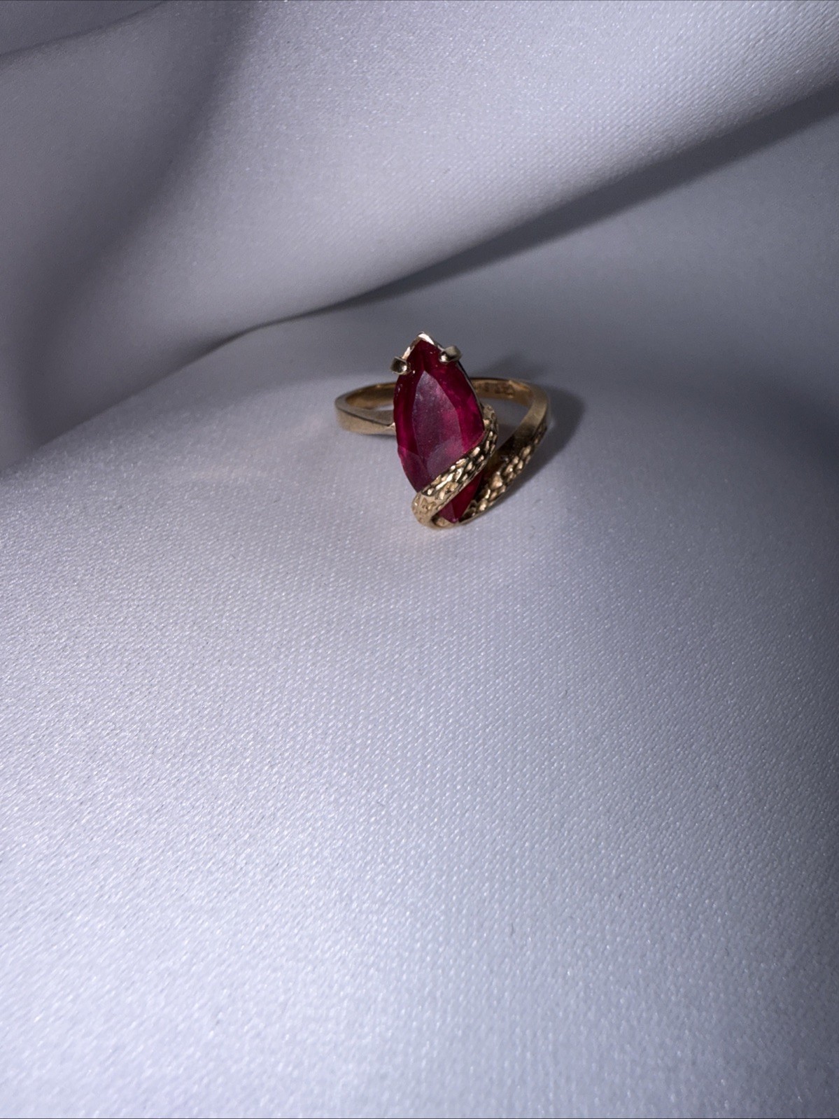 Antique Ruby 24K Ring - image 2