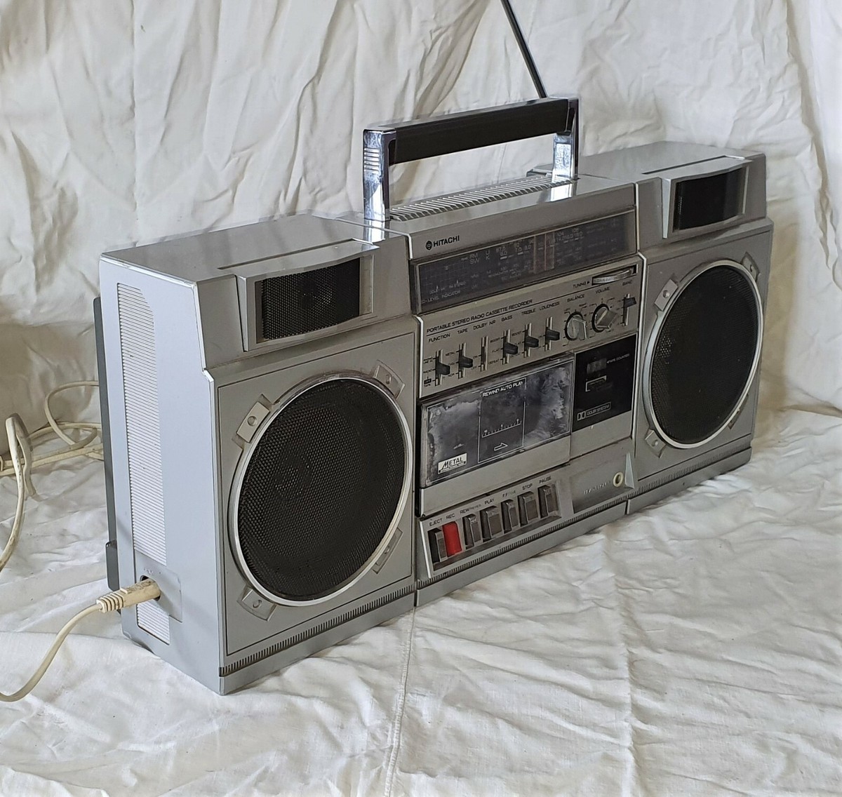 VINTAGE HITACHI TRK 7720E GHETTO BLASTER AM/FM RADIO