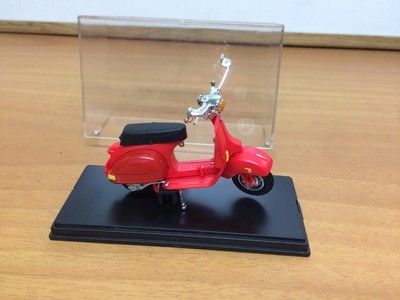 Die cast 1//24 Modellino Moto Vespa 150 GS 1958