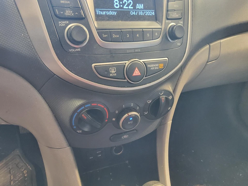 Espejo retrovisor interior delantero central usado se adapta a: Hyundai Accent 2017 centavo delantero Foto 4 de 4