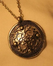 Handsome Swirl Accented Hand-Crafted Round Circle Silvertone Pendant Necklace