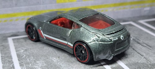 HOT WHEELS NISSAN 370Z MULTI-PACK EXCLUSIVE GREY / SILVER - Picture 5 of 10