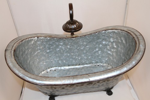 Farmhouse Bathroom Tub Christmas Gift Old Fashion Hammered Metal, Flower Pot - Picture 3 of 13