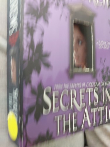 Secrets In the Attic by V.C. Andrews Pocket Books Paperback Book - Picture 4 of 6