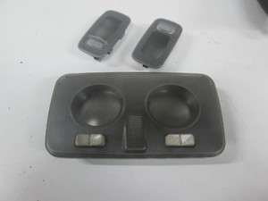 Plafoniere Per Sottotetto : Plafoniere sottotetto anteriori alfa romeo 156 1° serie. [4543.18