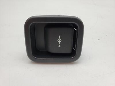 BMW 1 SERIE F20 F21 10-19 LADEBUCHSE PORT 57143111