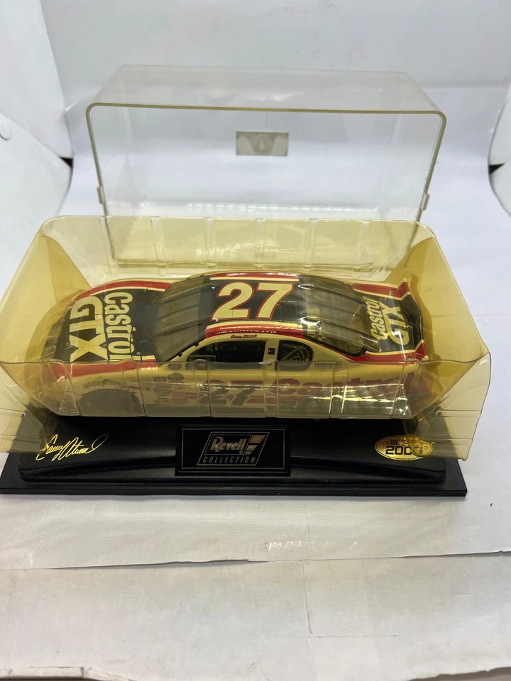 2000 Revell Collection CASEY ATWOOD #27 Castrol GTX 1/24 Nascar Diecast - Imagem 2 de 4