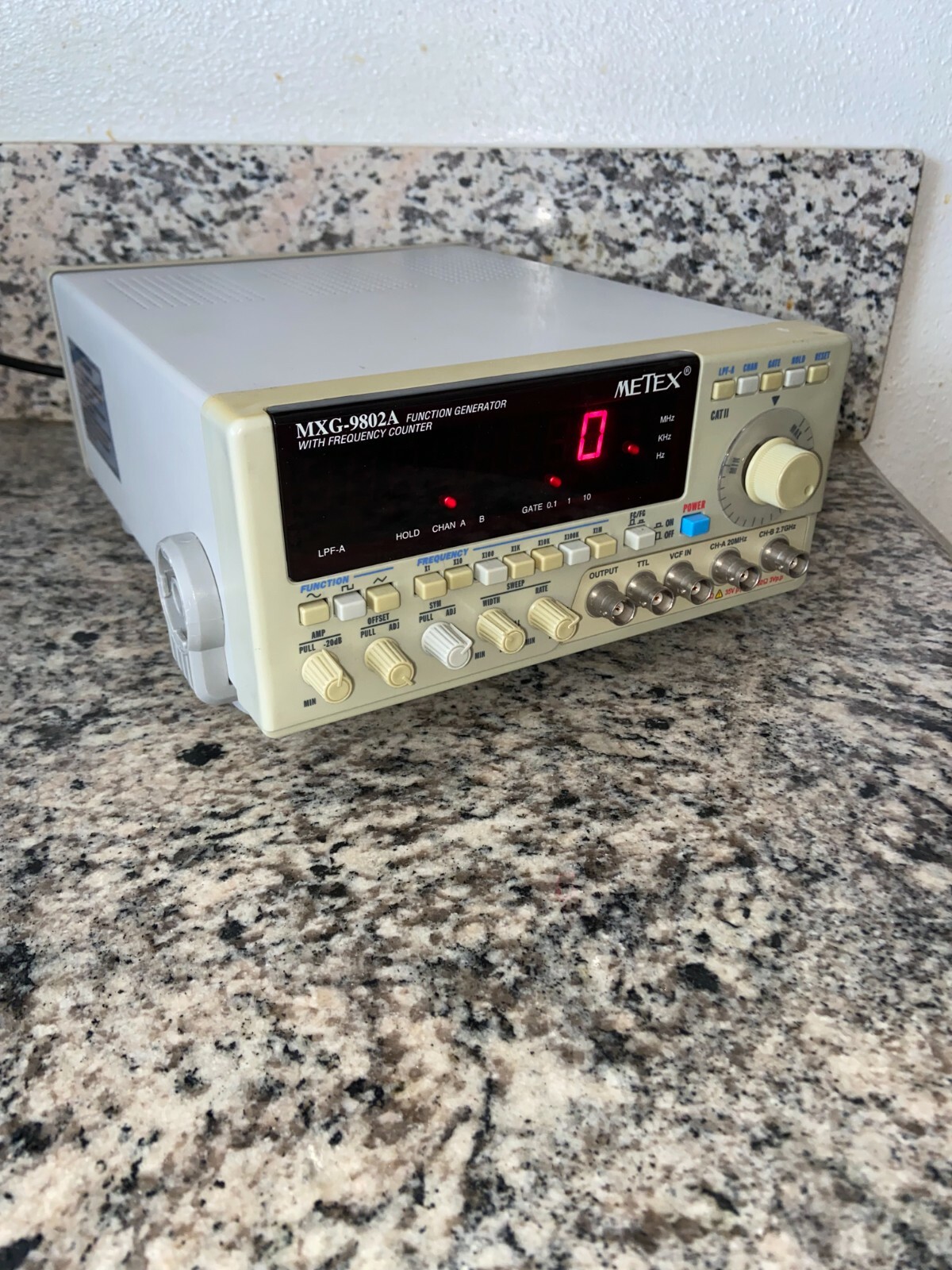 METEX FUNCTION GENERATOR WITH FREQUENCY COUNTE ファンクション