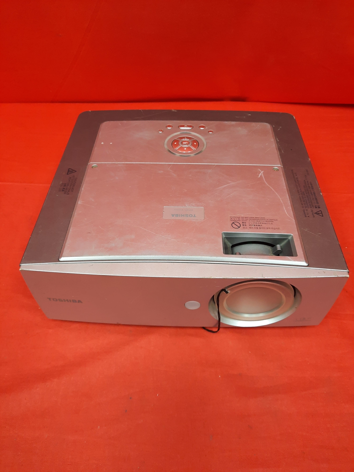 Toshiba TDP-MT500 DLP Projector DVI G/y/b/pb/hd/vd Composite Silver 7988