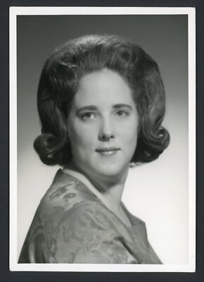 Teen Woman High School Portrait 5x7'' Photo 1960s Big Bouffant Hair Identified