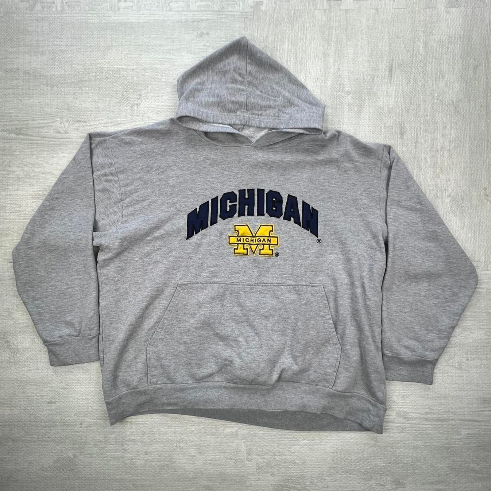 Vintage Y2K Michigan Wolverines Sweatshirt Hoodie Size: XL Grey NCAA College