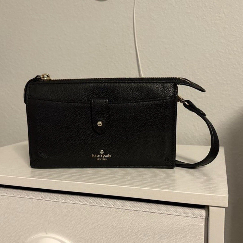 Kate Spade New York Black Over the Shoulder Purse Zipper Credit Card Pockets