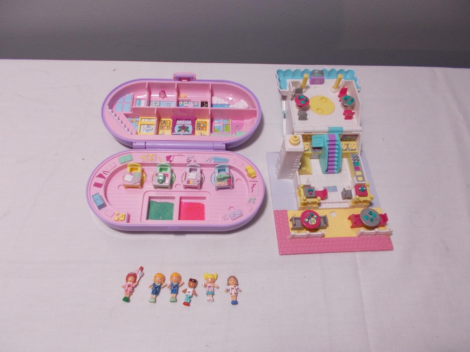 Vintage Polly Pocket Compact Stampin School & Pizzeria & Figures - Mixed Lot