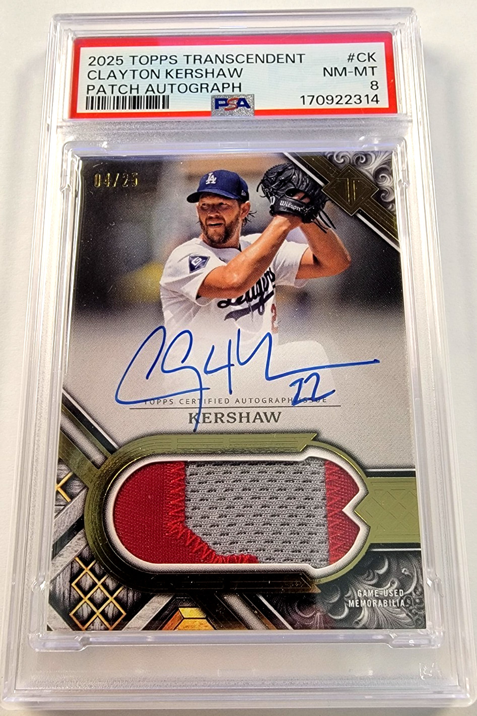 2025 Topps Transcendent Clayton Kershaw Auto/Patch #4/25 - PSA 8 NM-MT view 1