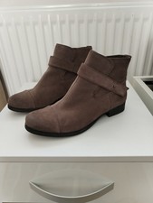 Clarks Suede boots very comfy and classy 