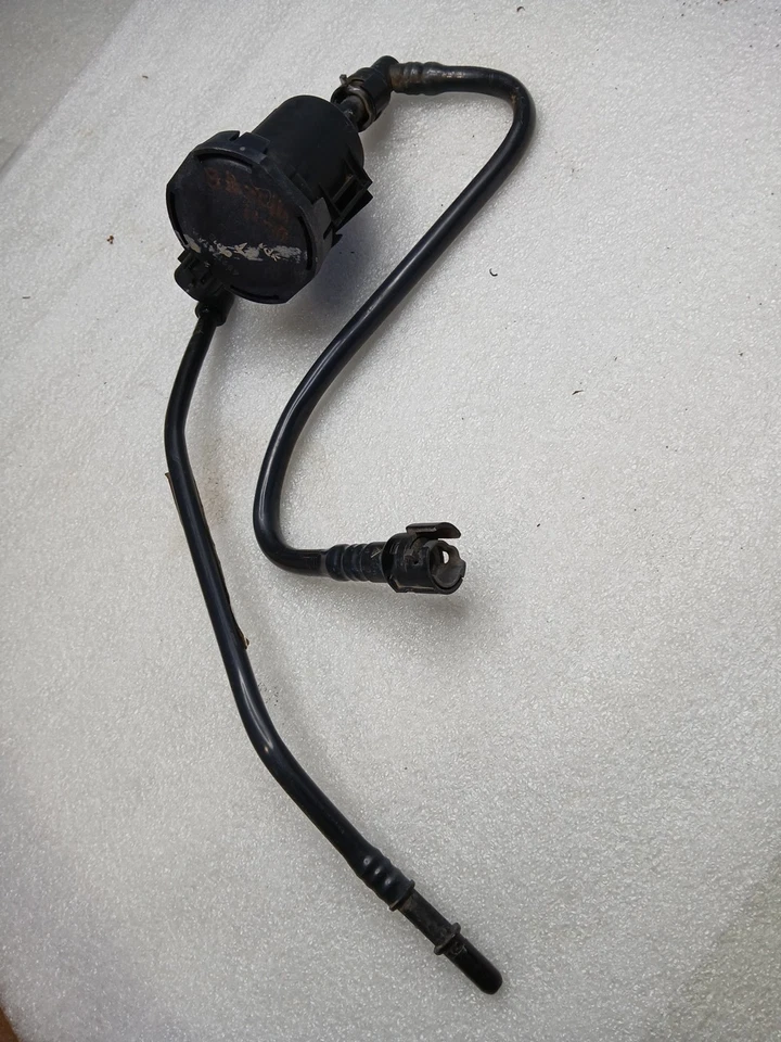 Dodge Grand Caravan 2012-2015 válvula de purga de bote de vapor de combustible con manguera OEM Foto 3 de 4