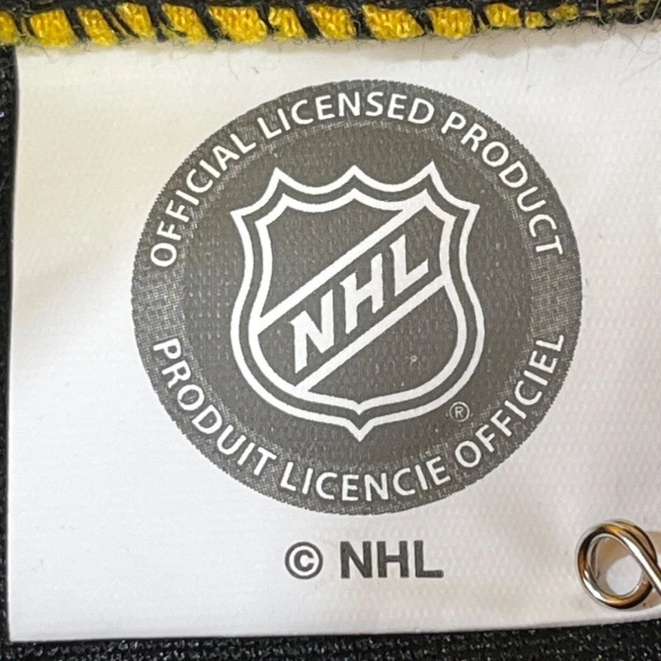 Ropa/camiseta NHL Pittsburg Penguins negra/amarilla para mascotas talla S SKU 5137 Foto 3 de 4