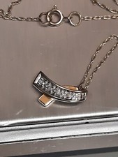 Beautiful 9ct Gold Diamond Crossover Pendant With Chain -  Necklace 
