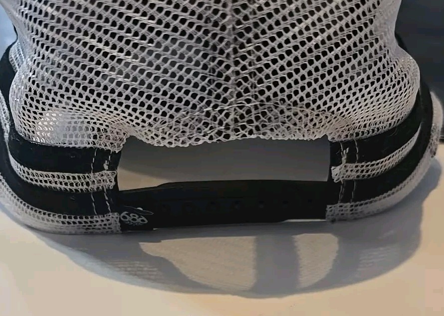 Snap Back Trucker hat  689 - image 3