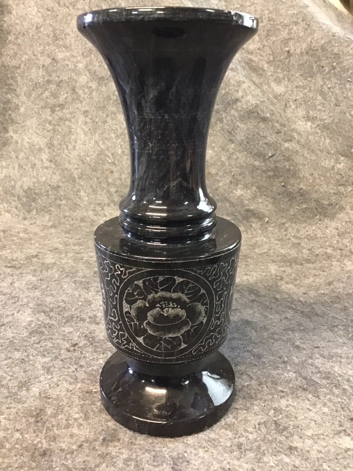 Stunning Etched Black Marble Vase Handcrafted Excellent Condition 8”x3”