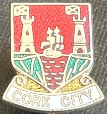CORK CITY FC Vintage club crest badge Brooch pin In gilt 17mm x 20mm