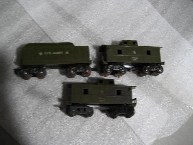 MARX Army train cabooses and tender - Image 2 of 4