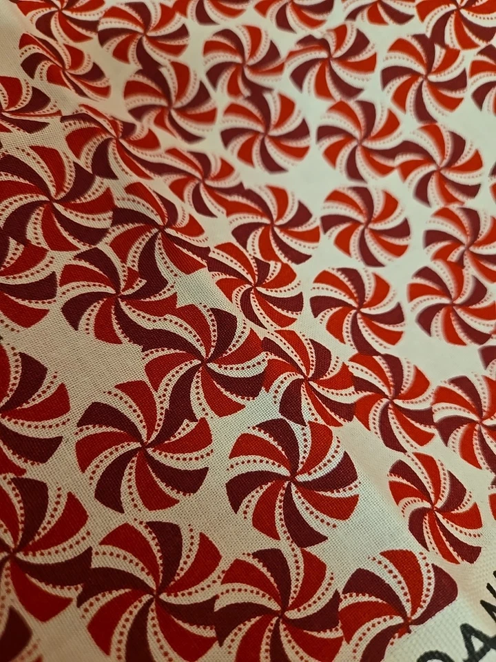 Edredón de tela JO-ANN Navidad menta caramelo 1 yarda invierno artesanía rojo blanco  Foto 2 de 4