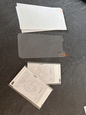 2 Glasfolien von TORRAS für iPhone 12