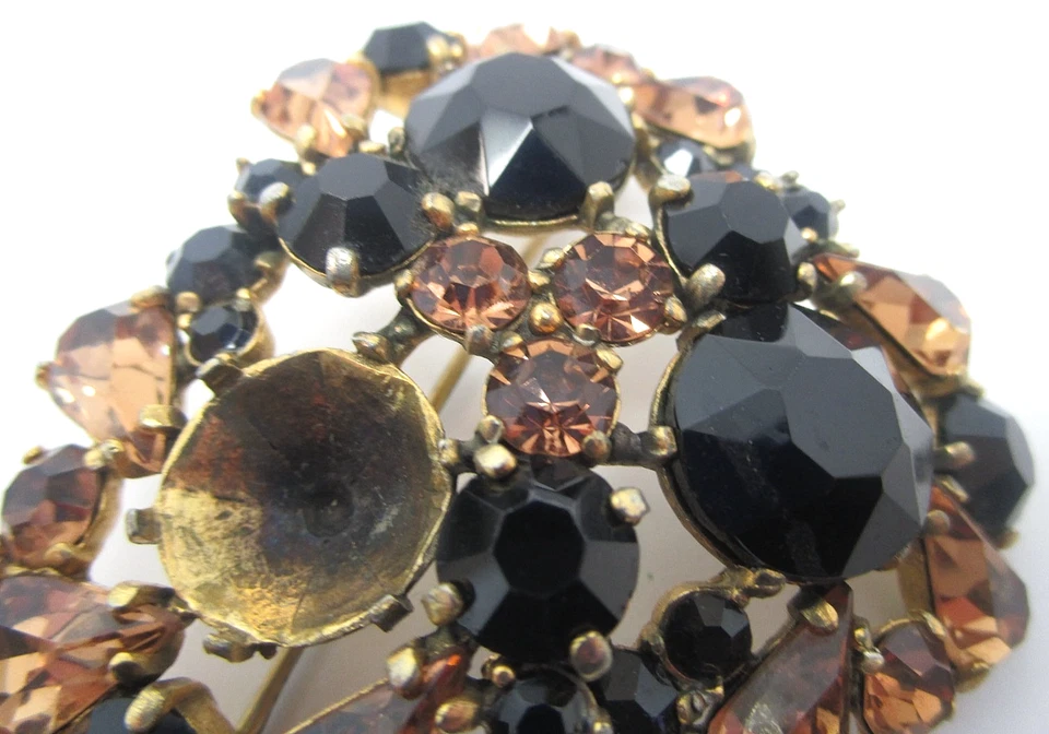 Large Vintage Schiaperelli Black and Pink Rhinestone Pin Brooch Missing a Stone - Image 2 of 4