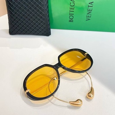 Sunglasses BOTTEGA VENETA.High definition nylon lenses with reliable UV protecti