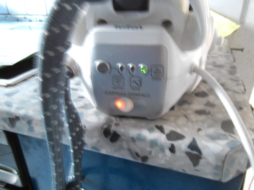 Tefal GV7085 PRO EXPRESS Compact Dampfbügelstation Bügeleisen - Bild 3 von 4