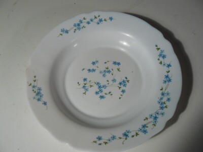 Grand plat rond, modèle Veronica, Arcopal - Début de Série