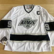 + NWT NHL Hockey Vintage Wayne Gretzky #99 Sewn Jersey 50 CCM Fight Strap