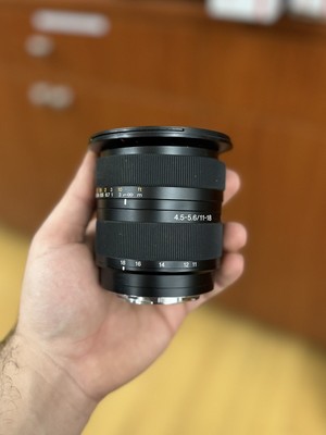 Sony DT 11-18mm f4.5-5.6 Lens SAL1118 FOR PARTS NON WORKING