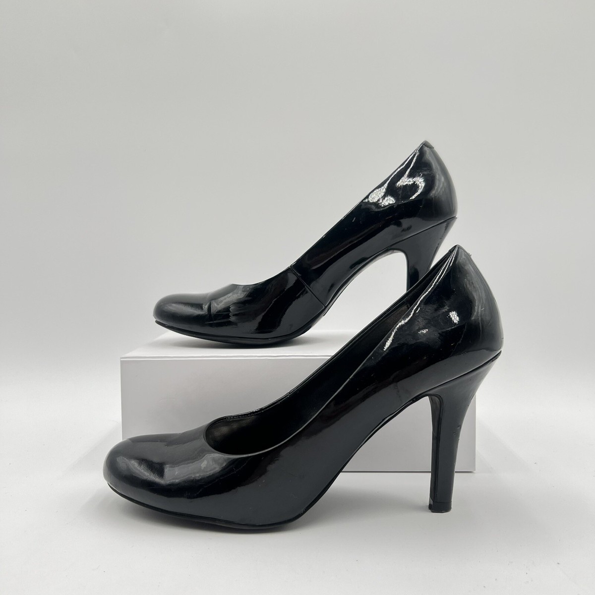 Metaphor Pump Heels Women's Slip On Round Toe Size 9.5M