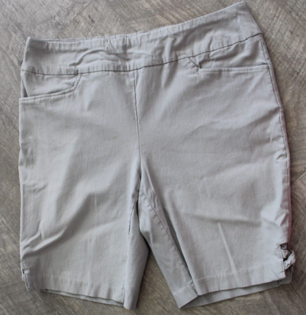 Pantaloncini Bermuda donna fila di cocco Petite cachi marrone chiaro taglia 10P elasticizzati 8" cucitura