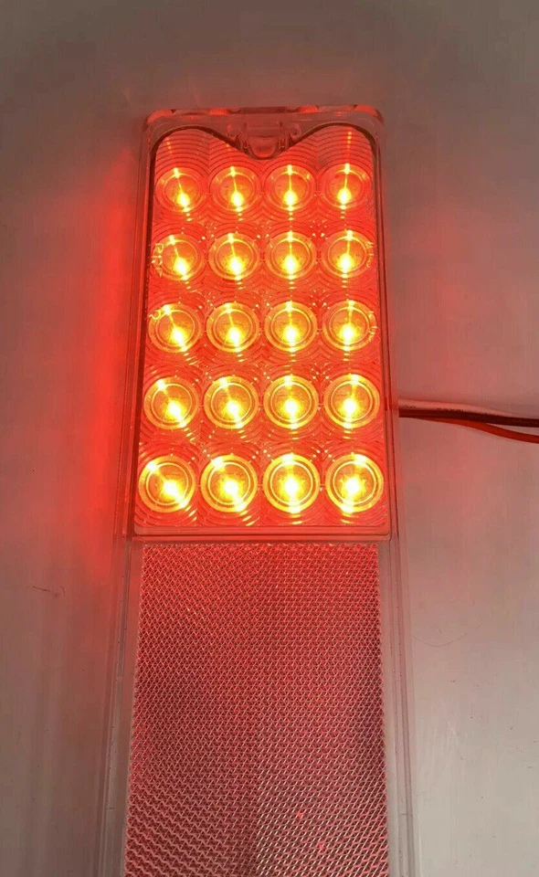 Par de luces traseras transparentes LED rojas para camioneta Chevy/GMC Fleetside 1967-72 Foto 3 de 4