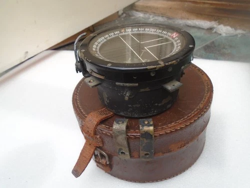 Vintage WW2 RAF military compass with antique leather box   SPITFIRE INTEREST?