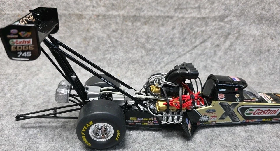 Brittany  Force 2014 CASTROL EDGE  DRAGSTER 1/24 By LIONEL Racing No Box - Image 2 of 4