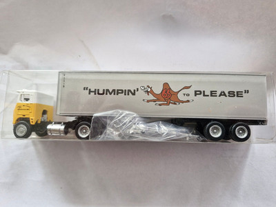 Herpa - 1:87 - 140553 -  Frightliner Sattelzug ''Humpin Please'' - unbespielt
