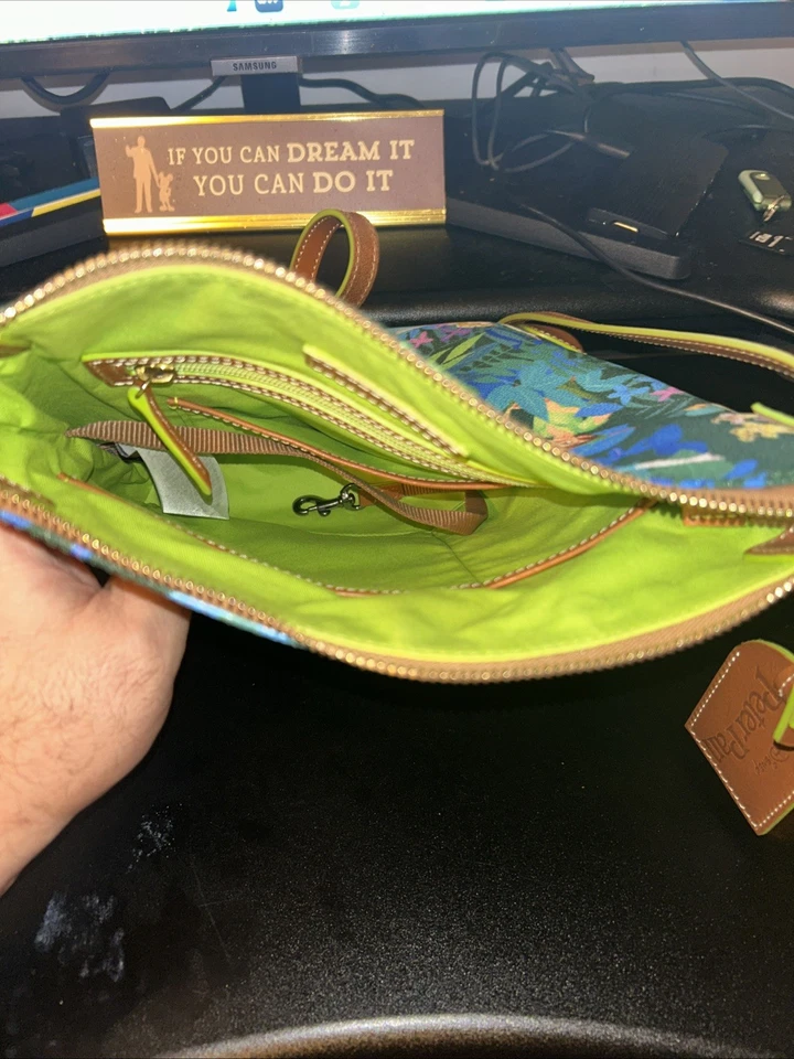 Bolso Bandolera Dooney & Bourke Disney Peter Pan *usado pero en excelente estado* Foto 4 de 4