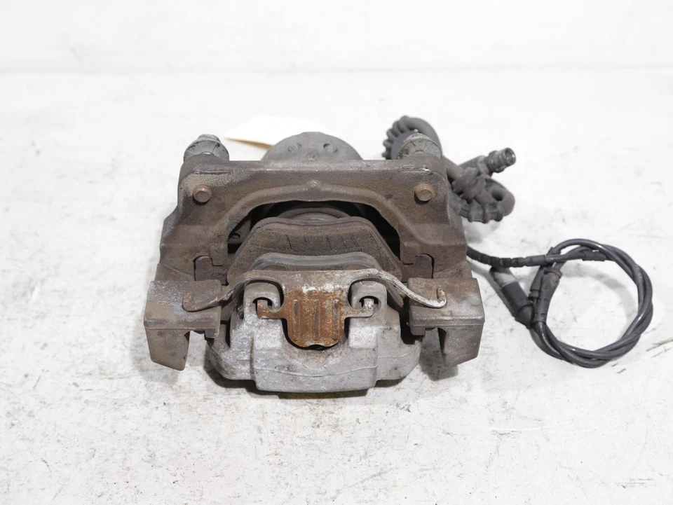 Pinza de freno delantera izquierda BMW F10 OEM 2011-2016 528i 535i 550i genuina BMW Foto 3 de 4