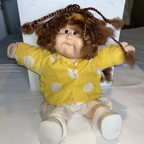 RARE VTG Cabbage Patch Doll  Girl Brown/Red Hair Brown Eyes HM#18