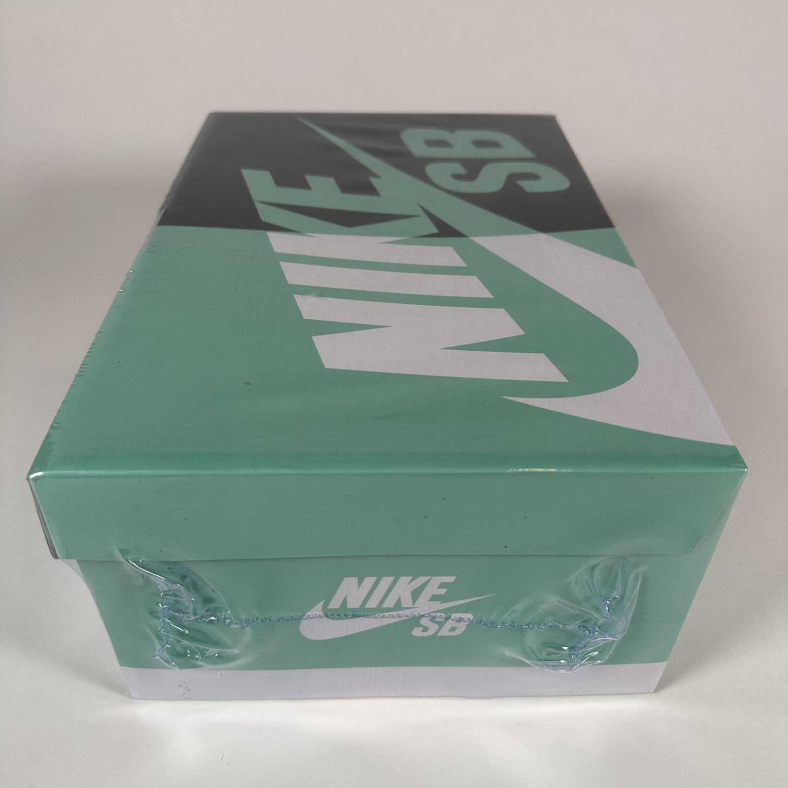 nike sb medicom bearbrick
