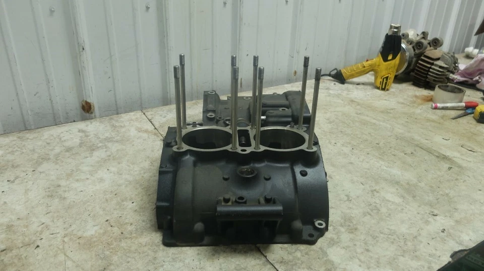 Bloque de caja de manivela de motor superior 14 Triumph Bonneville America 790 800  Foto 2 de 4